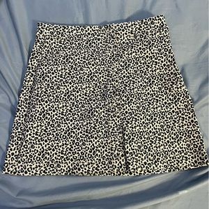 Leopard print denim skirt size medium